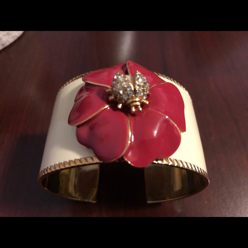 Stella & Dot Enamel flower w Rhinestone lady bug
